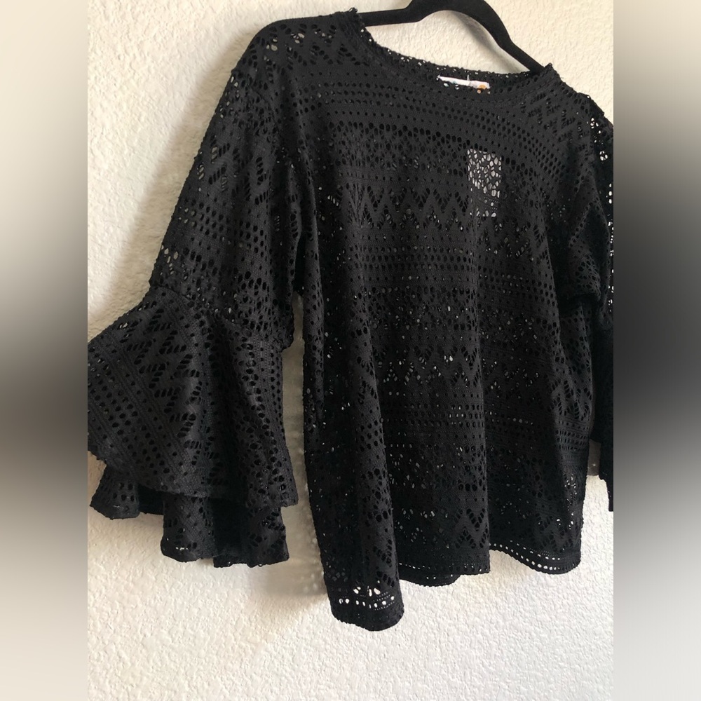 C&C California Black short sleeve waterfall bell sleeve top cover up net medium - Picture 2 of 5